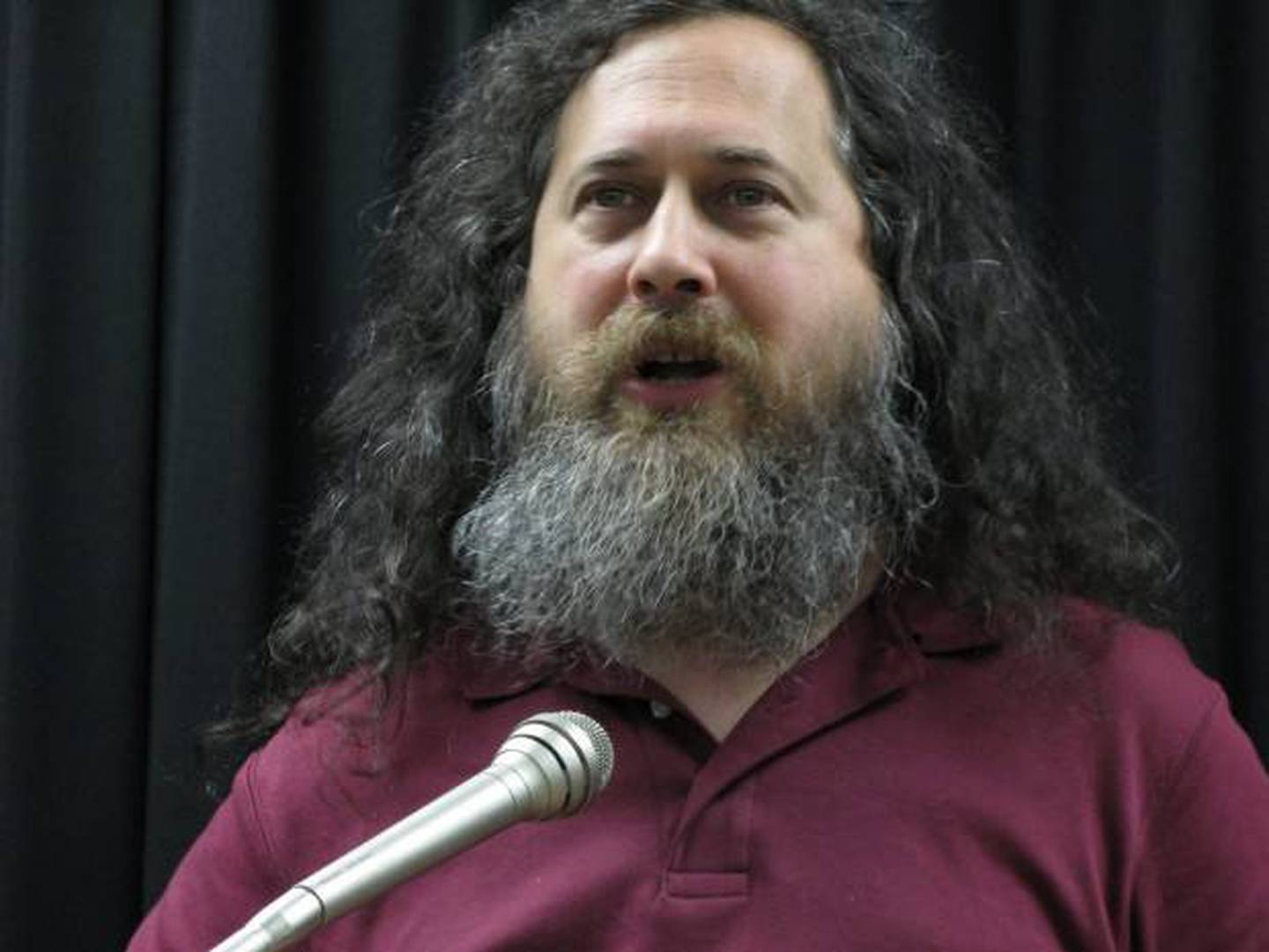 Richard Stallman: “Los smartphones son el sueño de Stalin, herramientas del  Gran Hermano” – FayerWayer