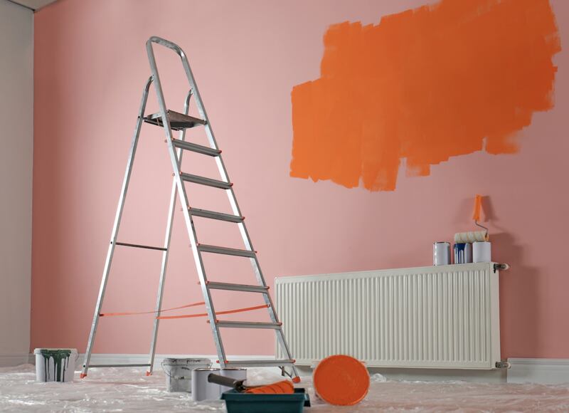 Sabías que hace más calor dentro de tu casa por el color de tus paredes?  Cámbialas a este color