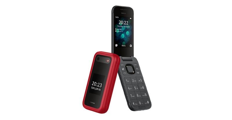 El Nokia 2660 Flip está aquí de manera oficia. Un teléfono móvil que desecha las virtudes de cualquier smartphone para volver a lo esencial.