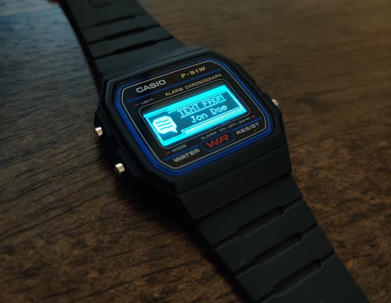 Casio F-91W es convertido en un smartwatch y se vuelve más genial que nunca