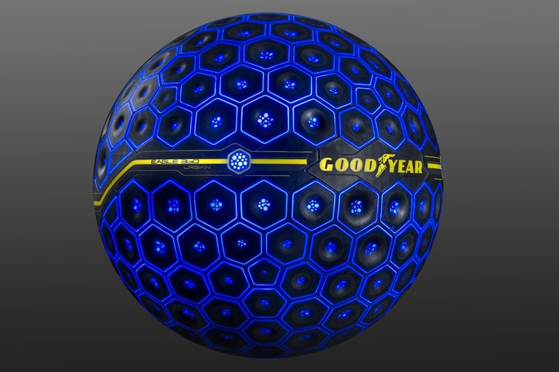 Revisitamos el neumático conceptual Goodyear Eagle-360. Una idea del futuro que usaría levitación magnética e Inteligencia Artificial para rodar.