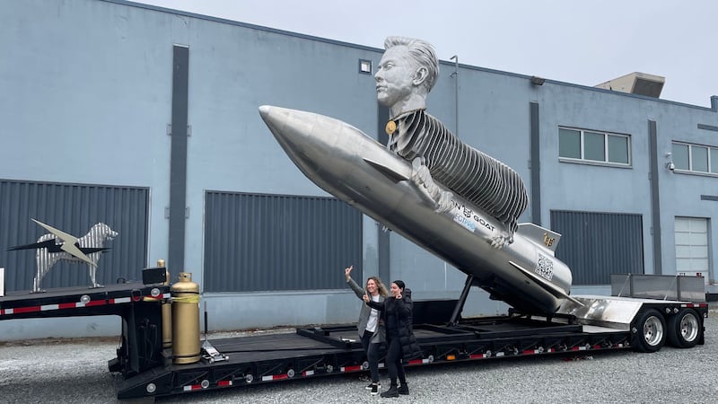 GOAT Monument, la estatua de Elon Musk