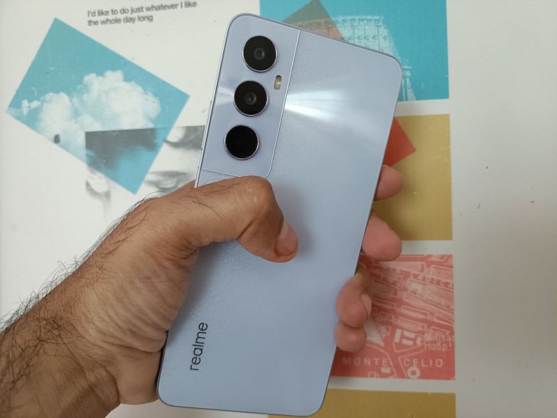 realme C65.