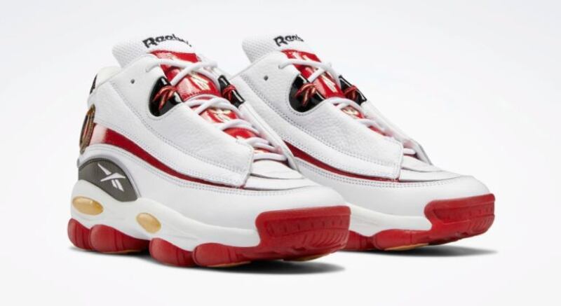 Así son las Reebok The Answer DMX, las relanzadas zapatillas de Allen Iverson, en homenaje al 25 aniversario de su salida al mercado.