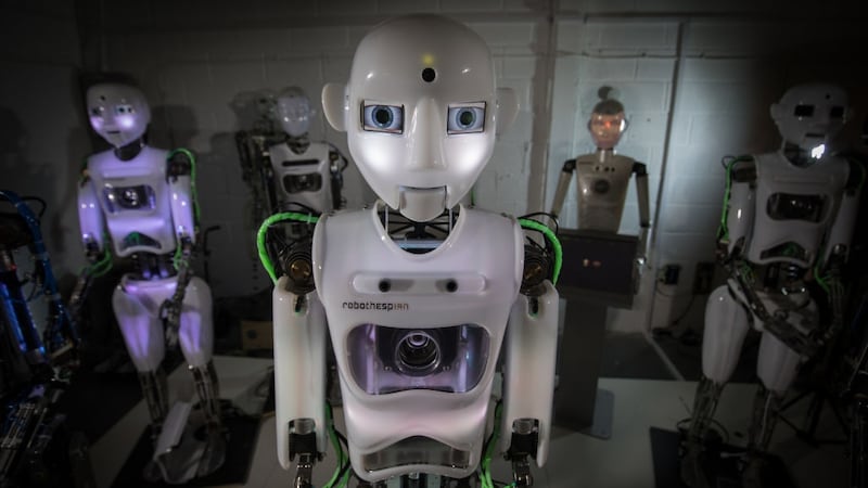 Inteligencia artificial representa una amenaza para la humanidad, coinciden miles de expertos