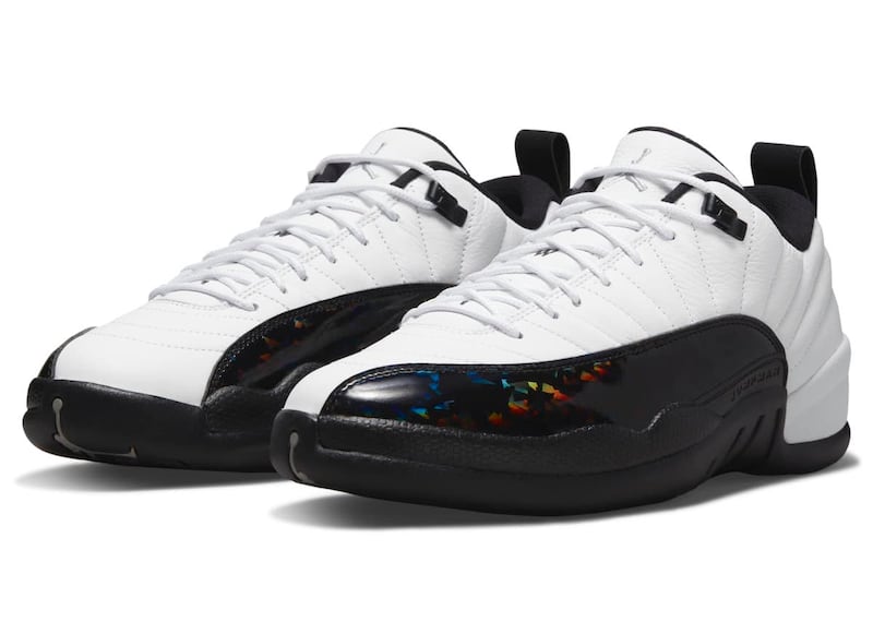 Las zapatillas Air Jordan 12 Low 25 years in China estarán disponibles a partir del 4 de agosto en la tienda en línea Nike SNKRS, por 200 dólares. Servirán para festejar los 25 años de la Jordan Brand en China.