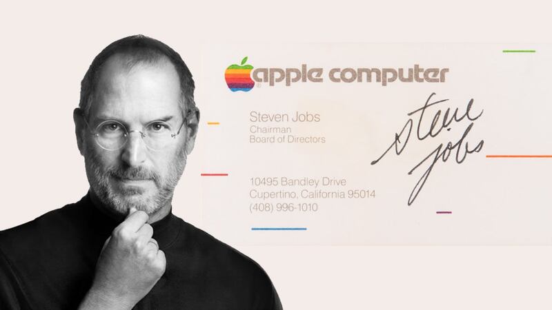 En la subasta de la tarjeta de negocios de Steve Jobs también hay una tarjeta de Elon Musk como jefe de SpaceX.